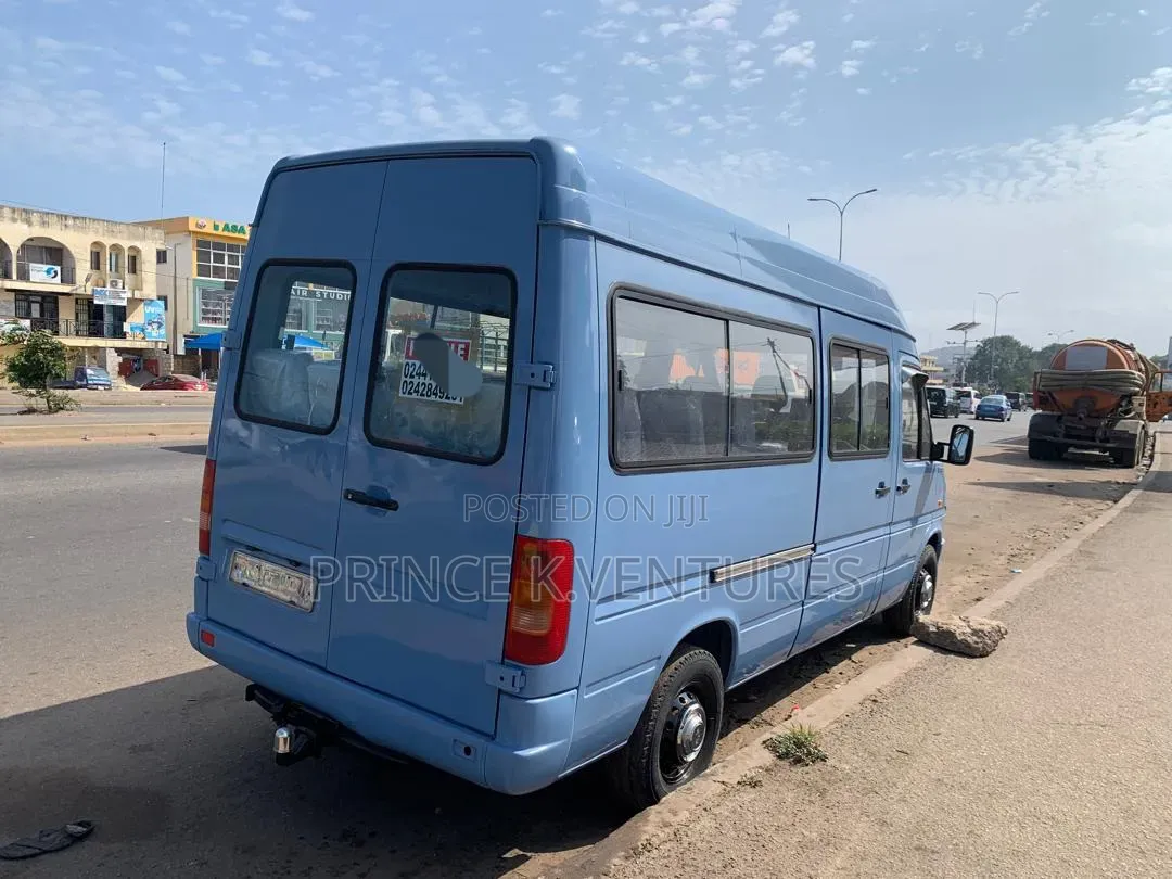 Volkswagen Transporter 2005 Blue