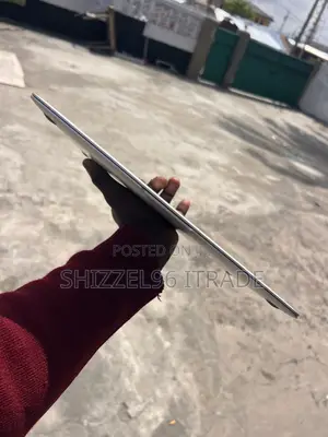 Laptop Apple MacBook 2017 8GB Intel Core i5 SSD 256GB