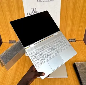 Laptop HP Envy x360 15-cp0013nr 8GB Intel Core i5 SSHD (Hybrid) 256GB
