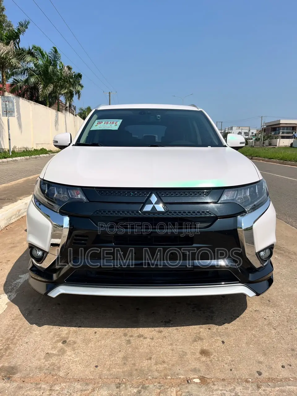 Mitsubishi Outlander 2021 White