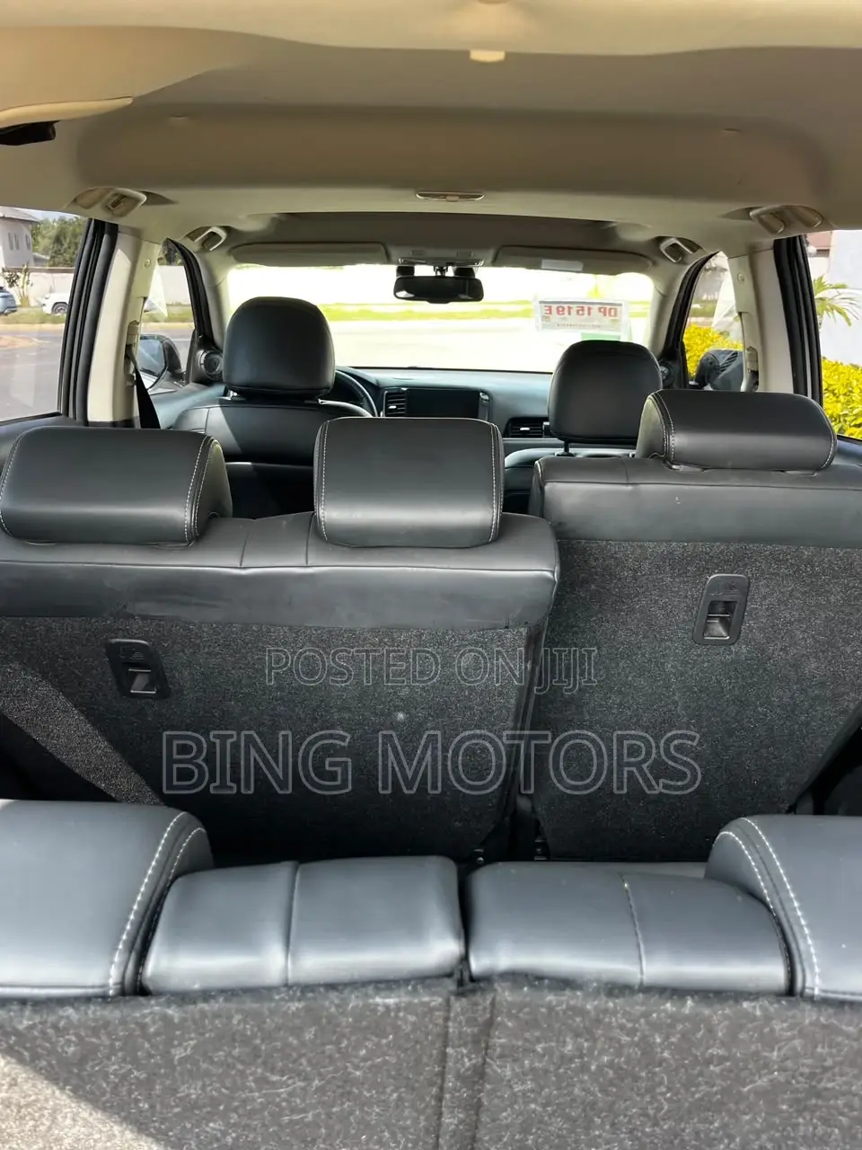 Mitsubishi Outlander 2021 White