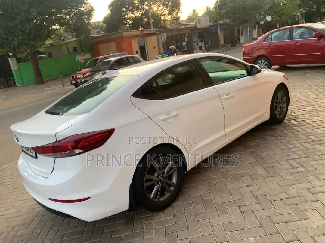 Hyundai Elantra Sport Sedan FWD (1.6L 4cyl 6M) 2017 White