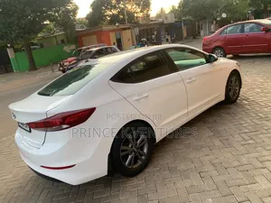 Hyundai Elantra Sport Sedan FWD (1.6L 4cyl 6M) 2017 White