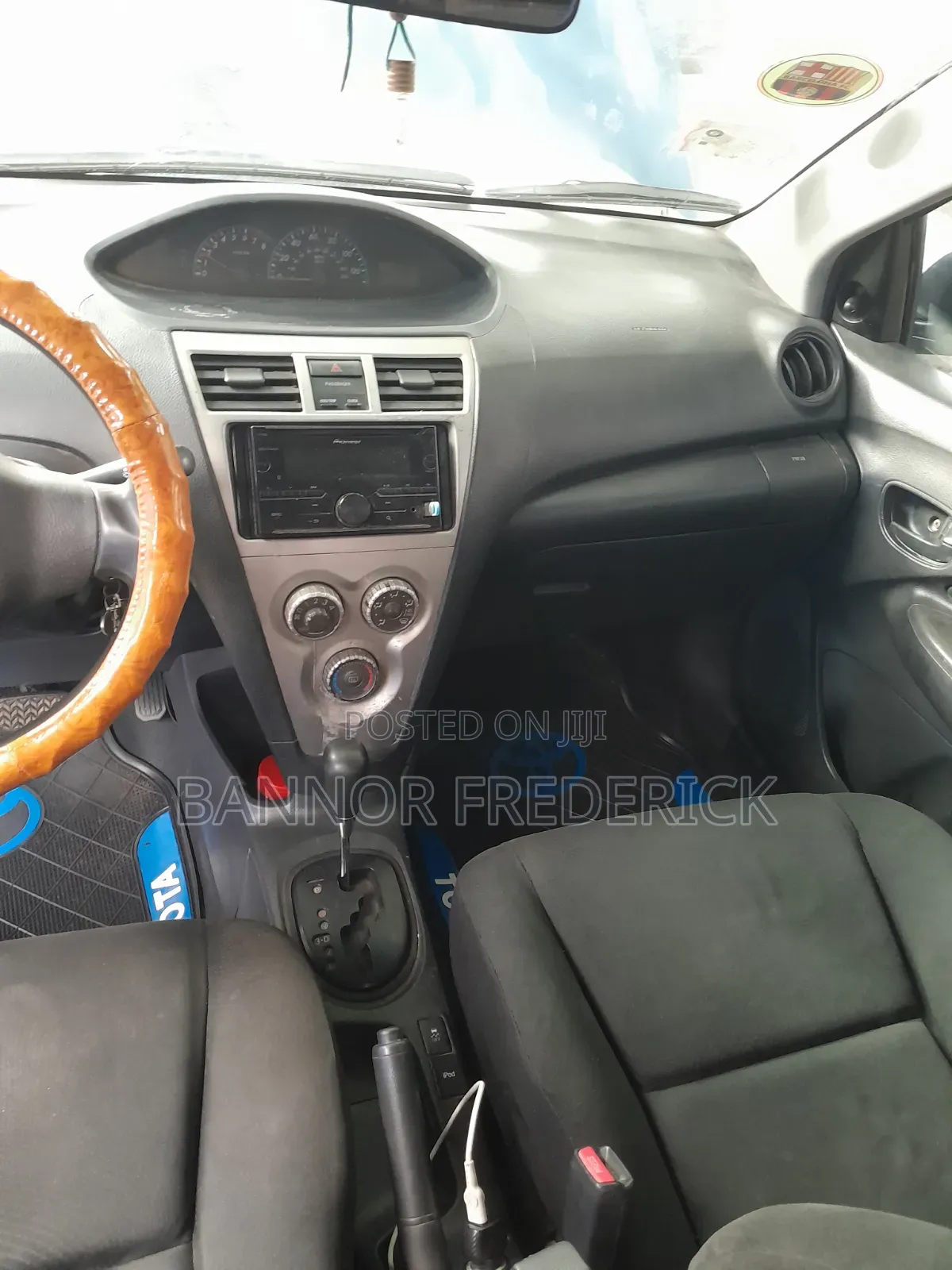Toyota Yaris 2012 Blue