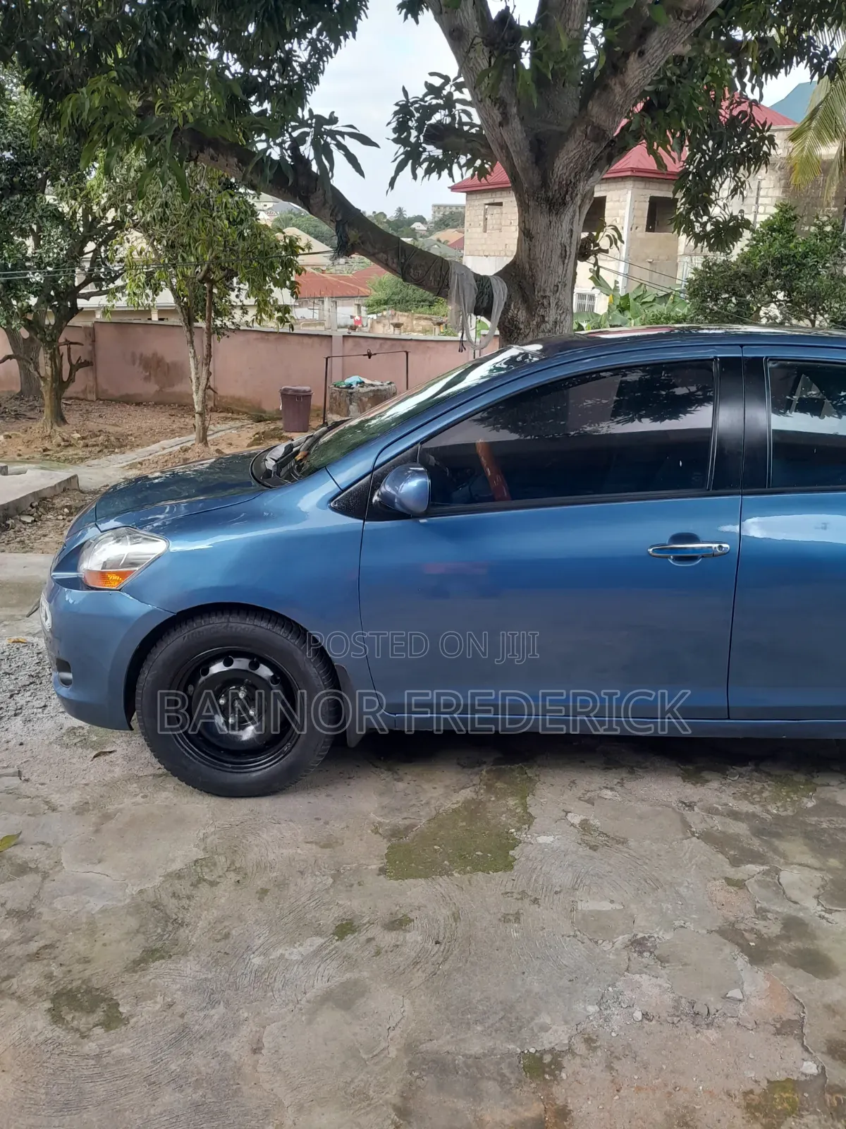 Toyota Yaris 2012 Blue