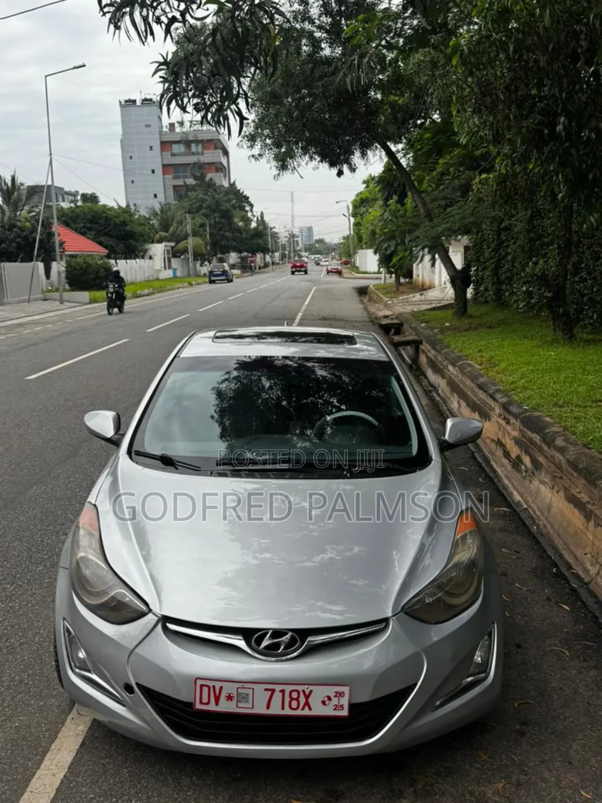Hyundai Elantra Limited Sedan FWD (1.8L 4cyl 6A) 2013 Silver