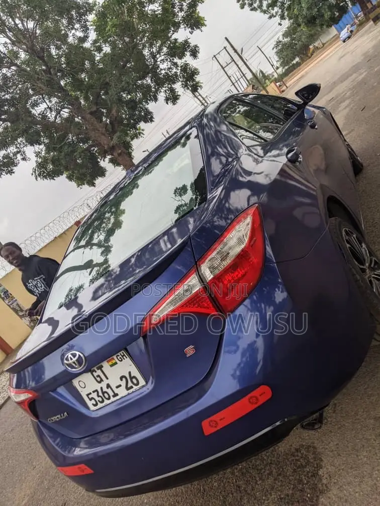 Toyota Corolla 2016 Blue