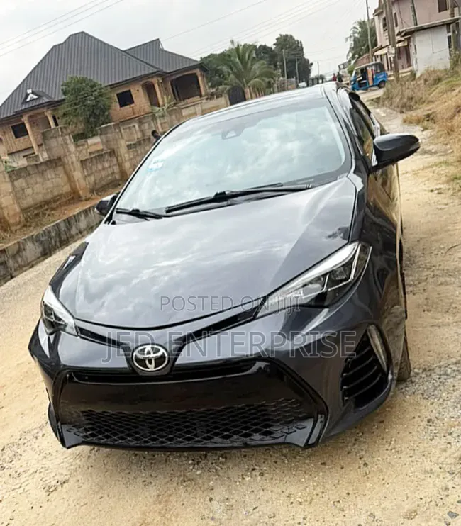 Toyota Corolla 2017 Gray