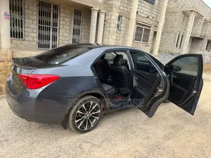Toyota Corolla 2017 Gray