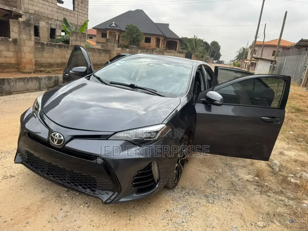 Toyota Corolla 2017 Gray