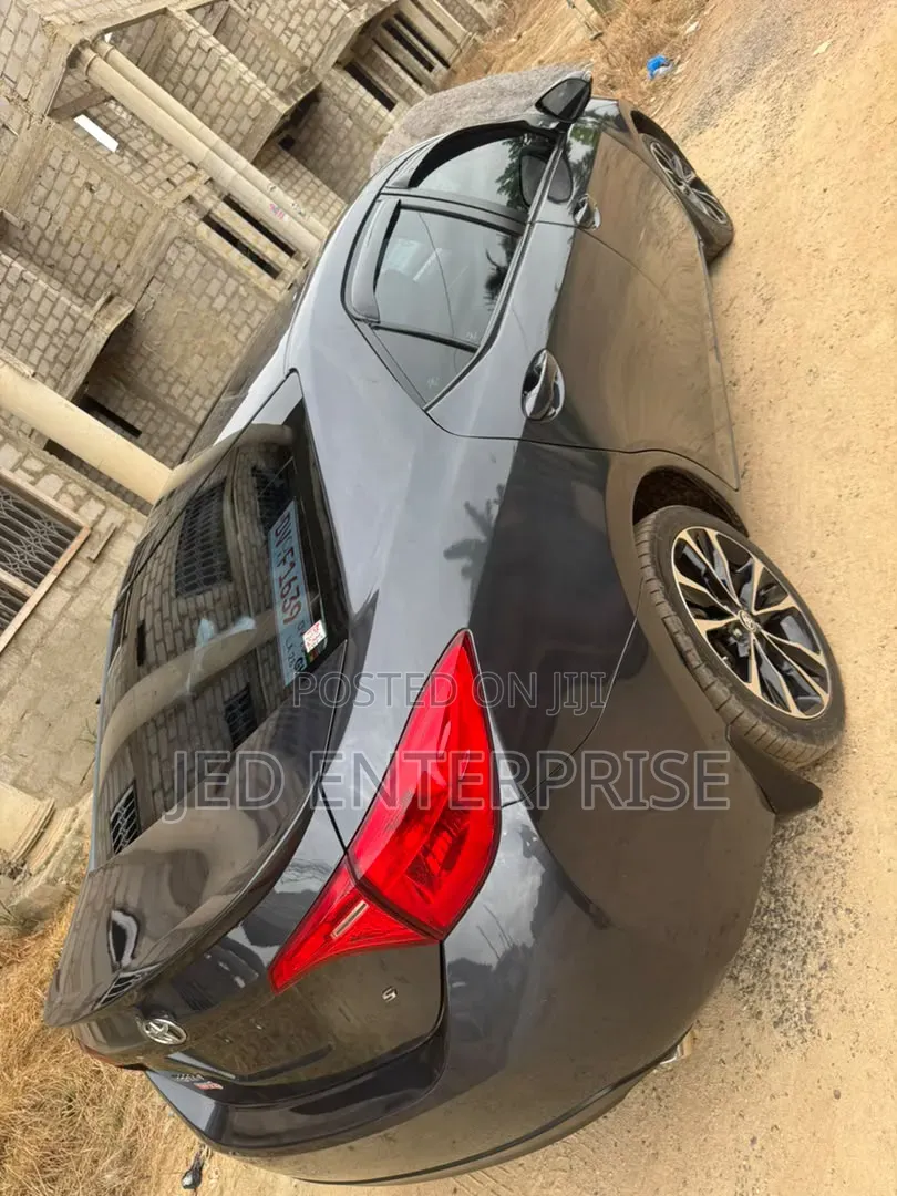 Toyota Corolla 2017 Gray