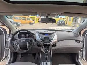 Hyundai Elantra 2013 White