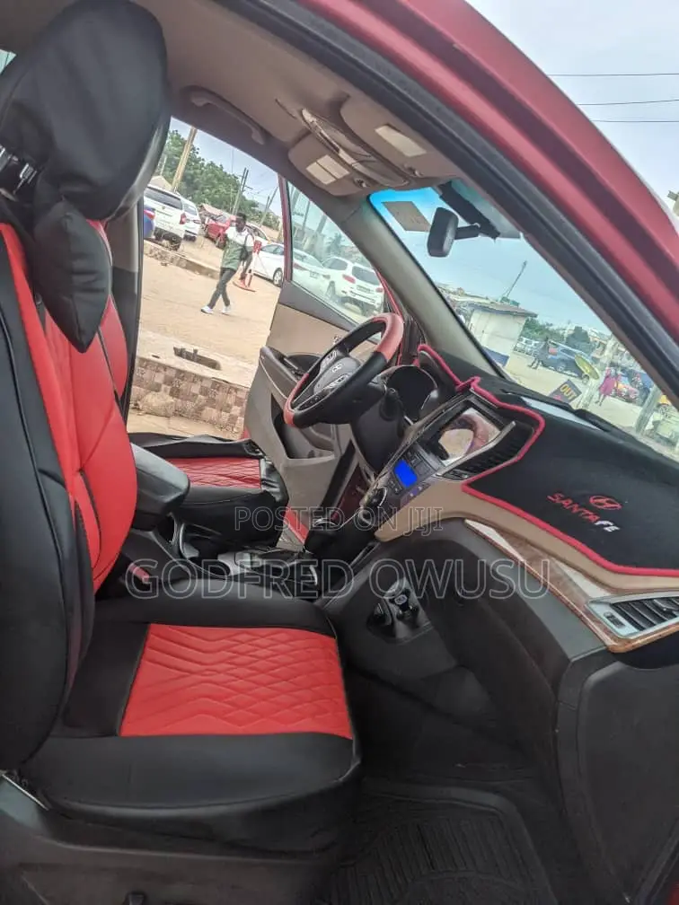 Hyundai Santa Fe 2014 Red