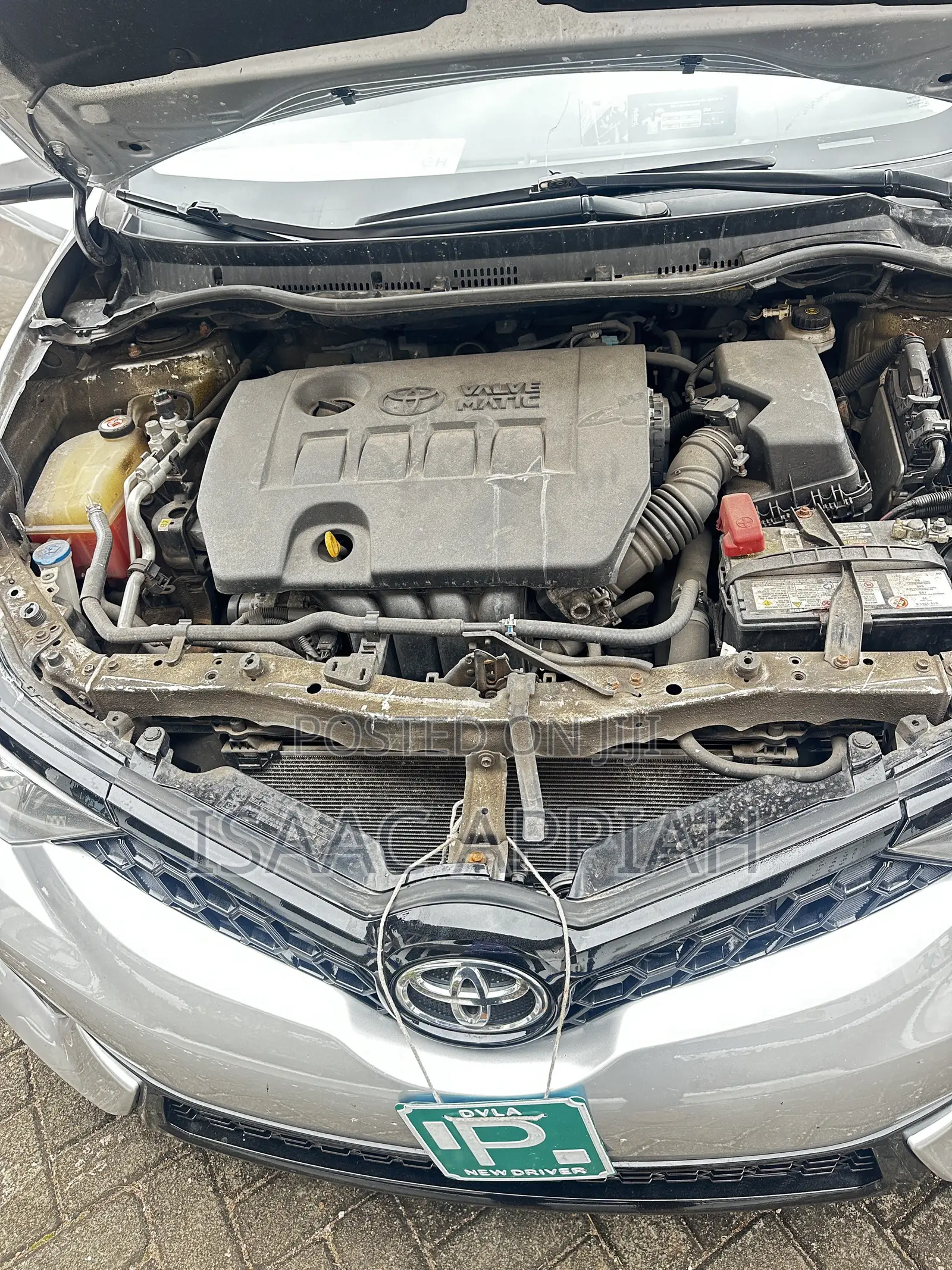 Toyota Corolla LE (1.8L 4cyl 2A) 2018 Silver