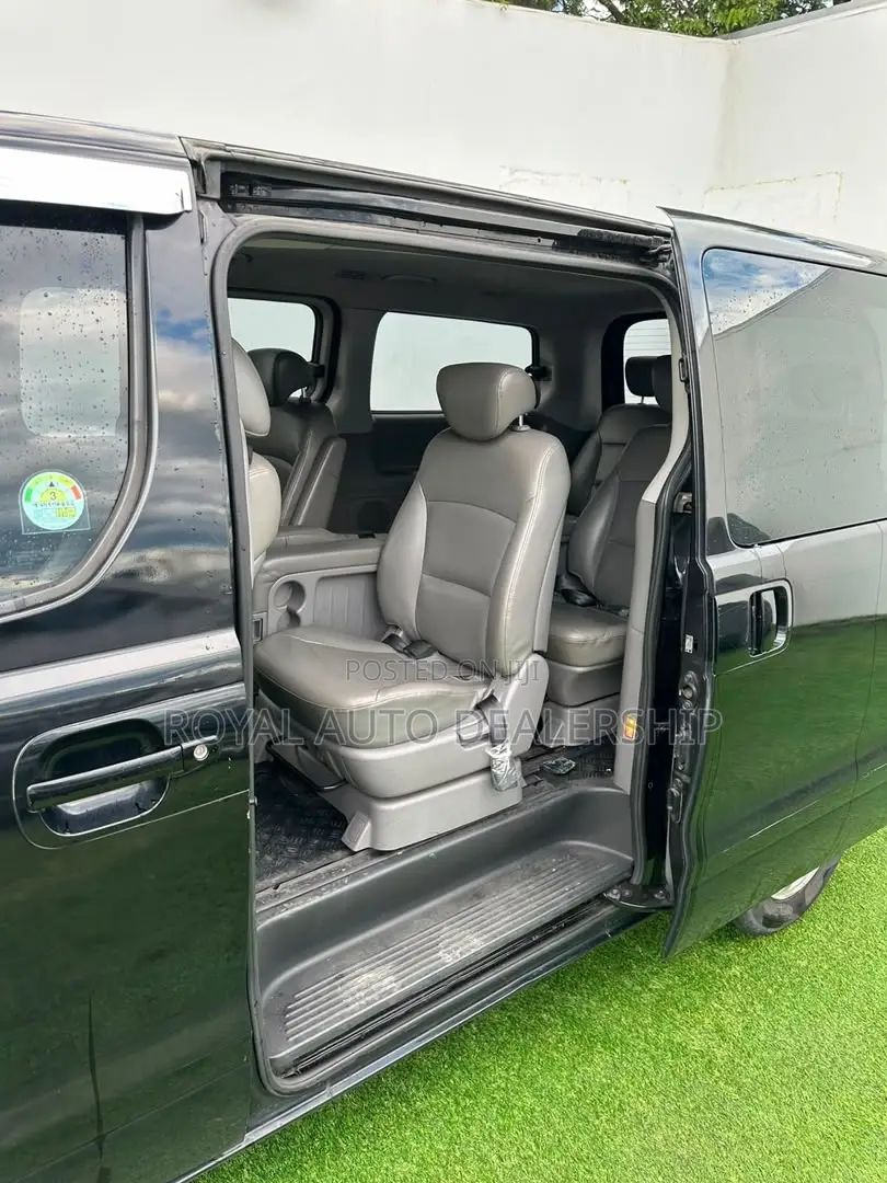 Hyundai Starex 2012 Black