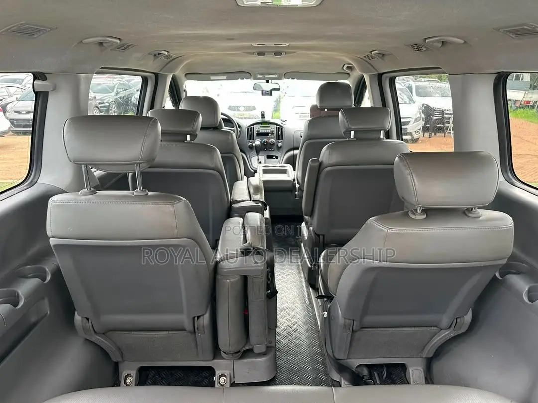 Hyundai Starex 2012 Black