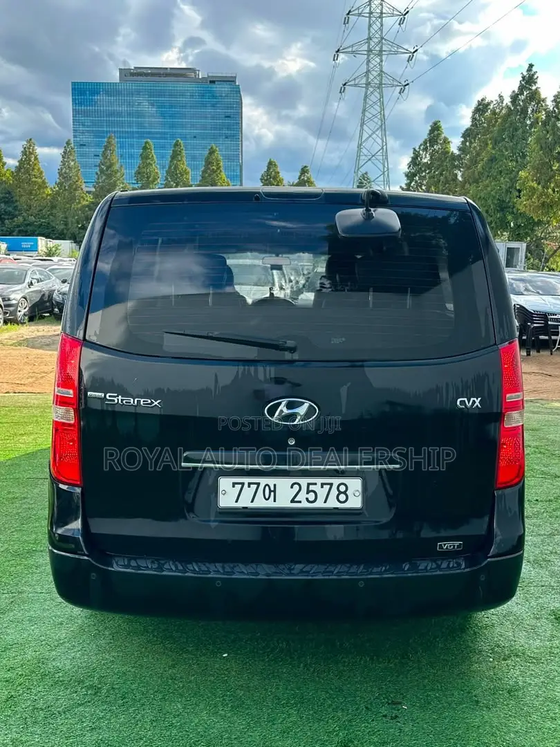 Hyundai Starex 2012 Black