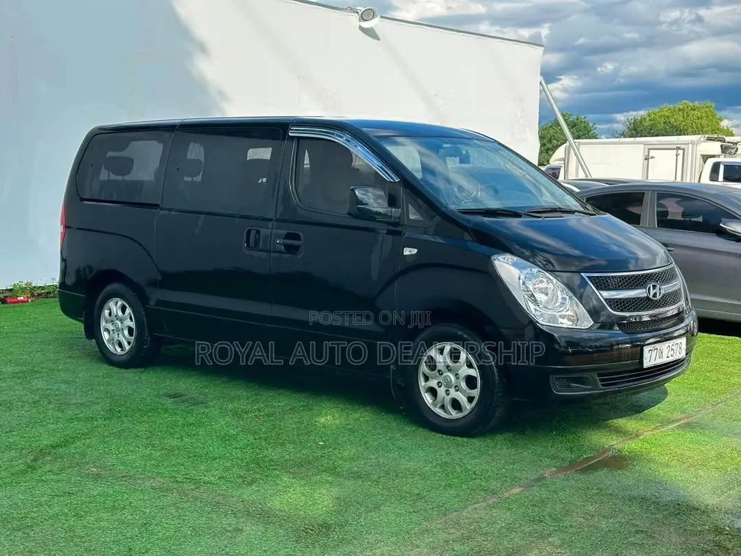 Hyundai Starex 2012 Black