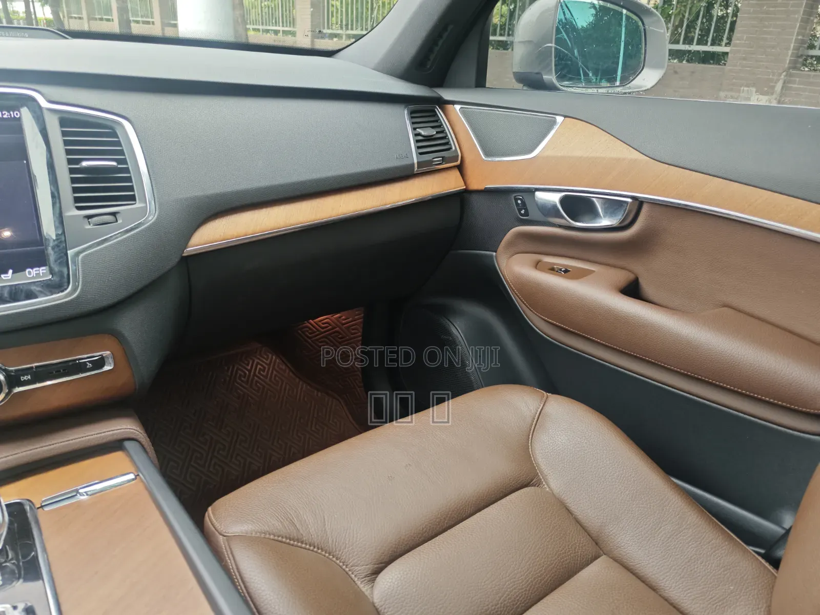 Volvo XC90 2022 Gold
