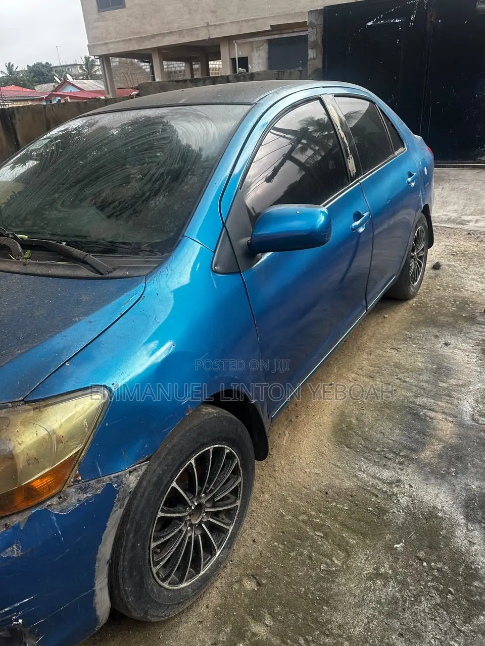 Toyota Yaris Base Sedan 4dr 2010 Blue