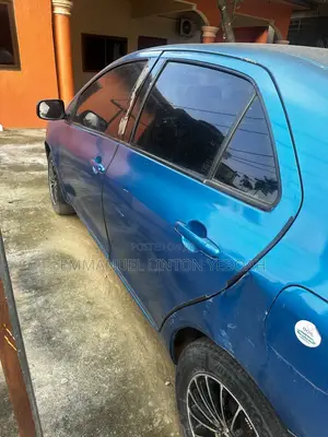 Toyota Yaris Base Sedan 4dr 2010 Blue