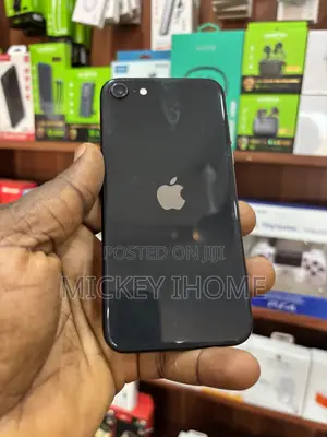 Apple iPhone SE (2020) 64 GB Black