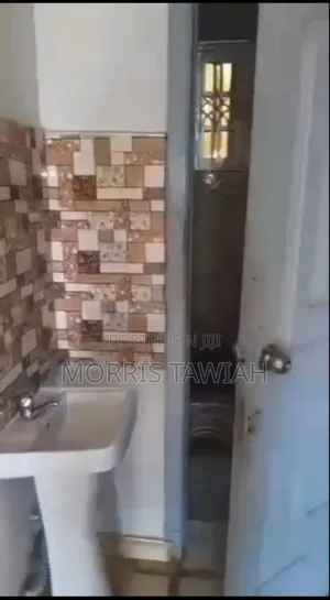 1bdrm House in Junction Mall, Barrier for rent