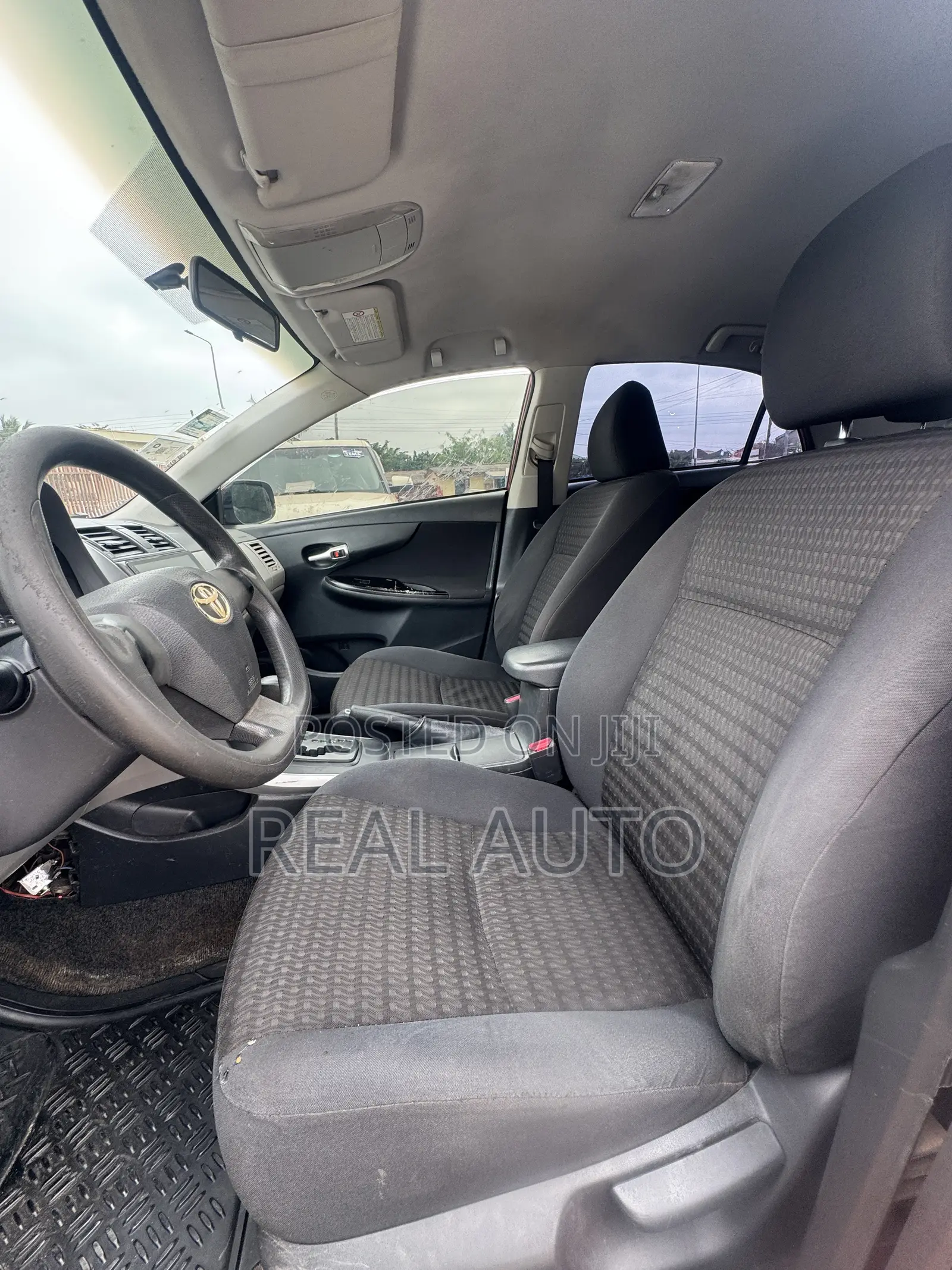 Toyota Corolla LE 4dr Sedan (1.8L 4cyl 4A) 2011 Red