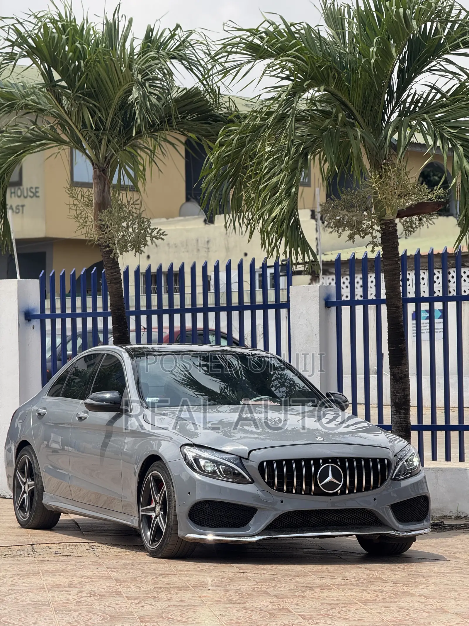 Mercedes-Benz C300 Sport 4Matic Sedan AWD (2.0L 4cyl 7A) 2017 Gray