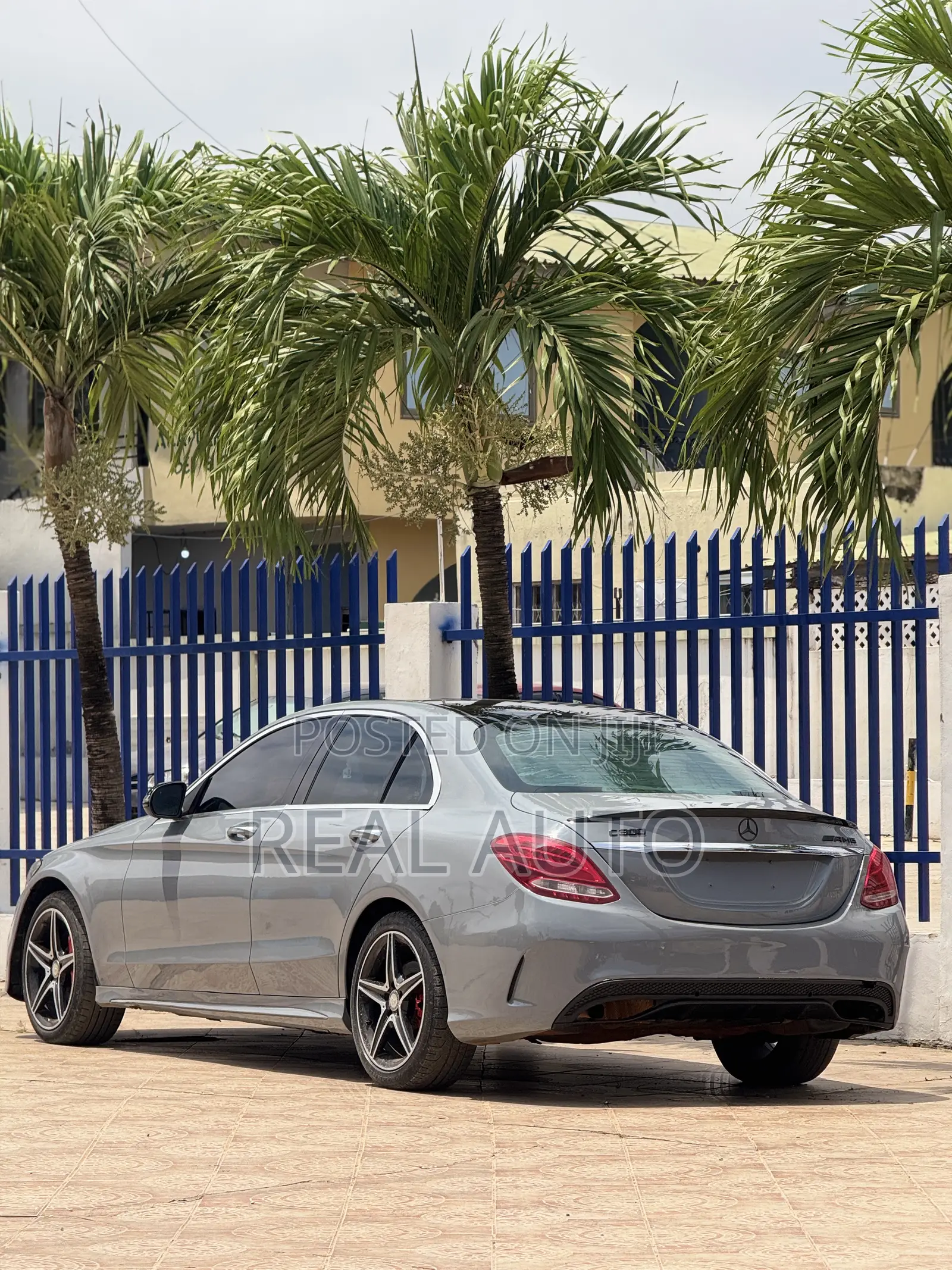 Mercedes-Benz C300 Sport 4Matic Sedan AWD (2.0L 4cyl 7A) 2017 Gray