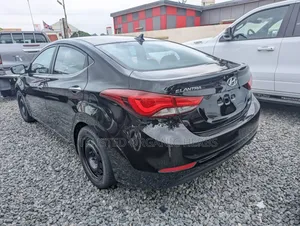 Hyundai Elantra Limited Sedan FWD (1.8L 4cyl 6A) 2016 Black