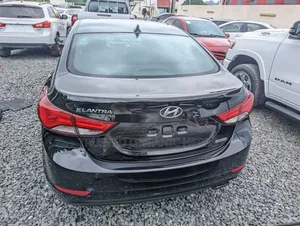 Hyundai Elantra Limited Sedan FWD (1.8L 4cyl 6A) 2016 Black
