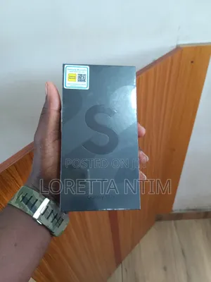 New Samsung Galaxy S22 5G 128 GB Black
