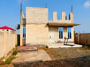 5bdrm Duplex in Community 25 for sale