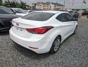 Hyundai Elantra Limited 4dr Sedan (1.8L 4cyl 6A) 2014 White