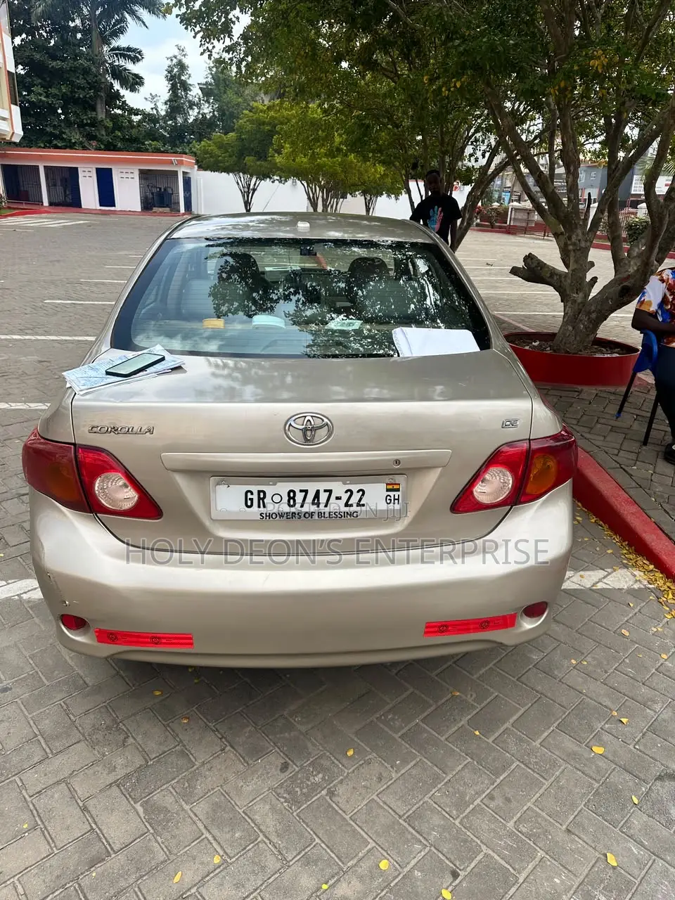 Toyota Corolla LE 4dr Sedan (1.8L 4cyl 4A) 2010 Gold