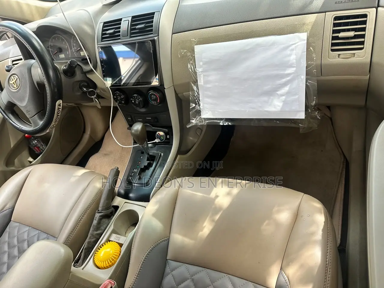 Toyota Corolla LE 4dr Sedan (1.8L 4cyl 4A) 2010 Gold