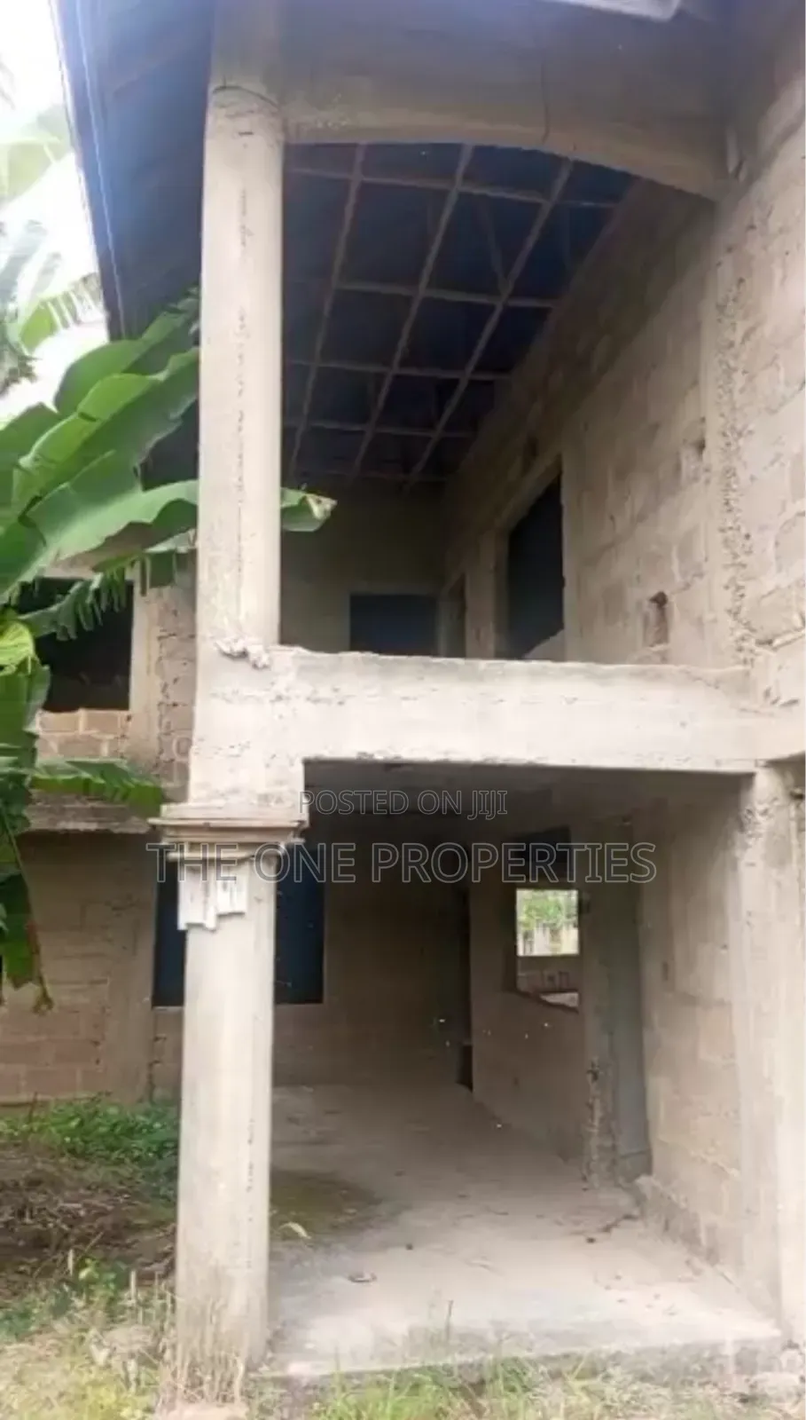 10bdrm Mansion in Kasoa Bodwease Road, Adade for sale