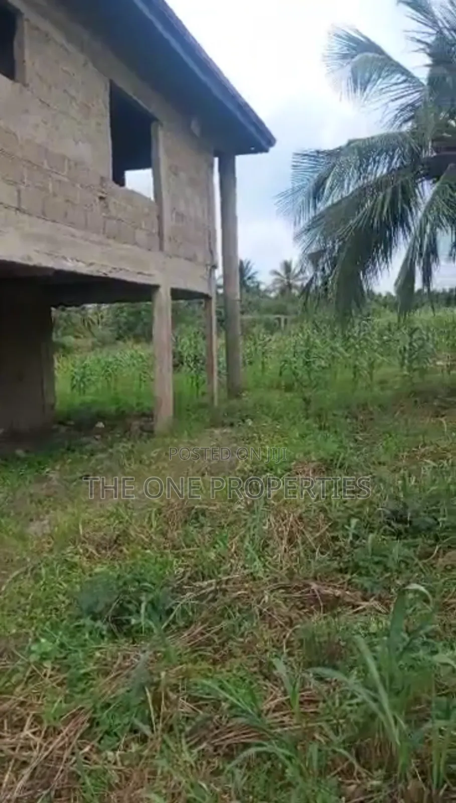 10bdrm Mansion in Kasoa Bodwease Road, Adade for sale