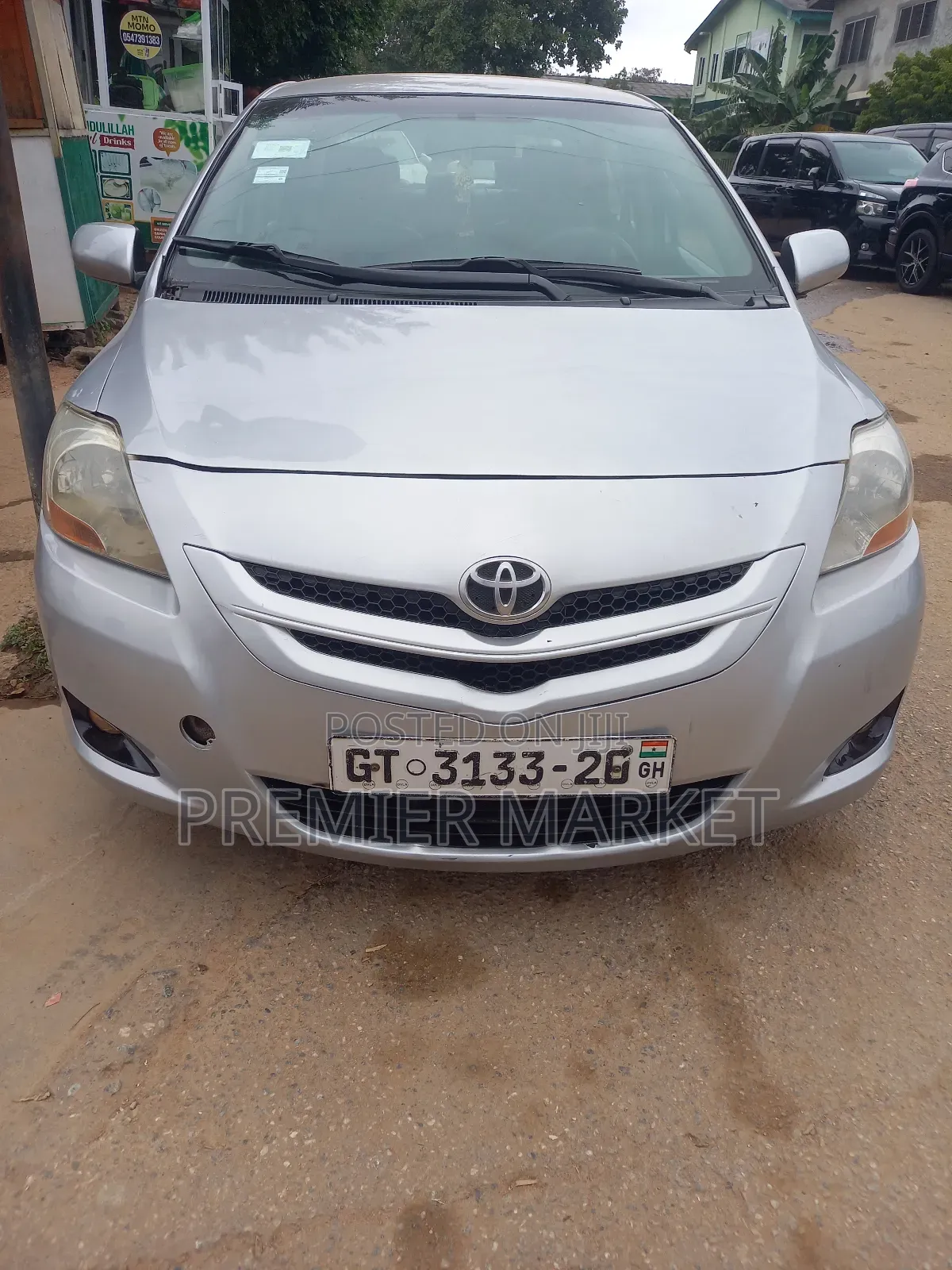Toyota Yaris Base Sedan 4dr 2010 Silver