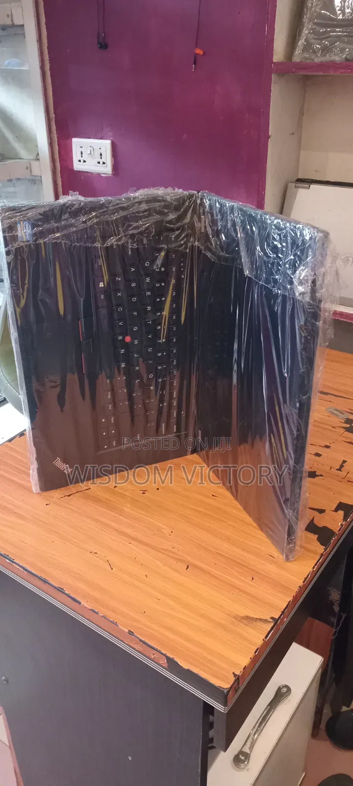 New Laptop Lenovo ThinkPad T490s 8GB Intel Core i5 HDD 320GB