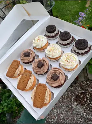12 Pieces Cupcakes