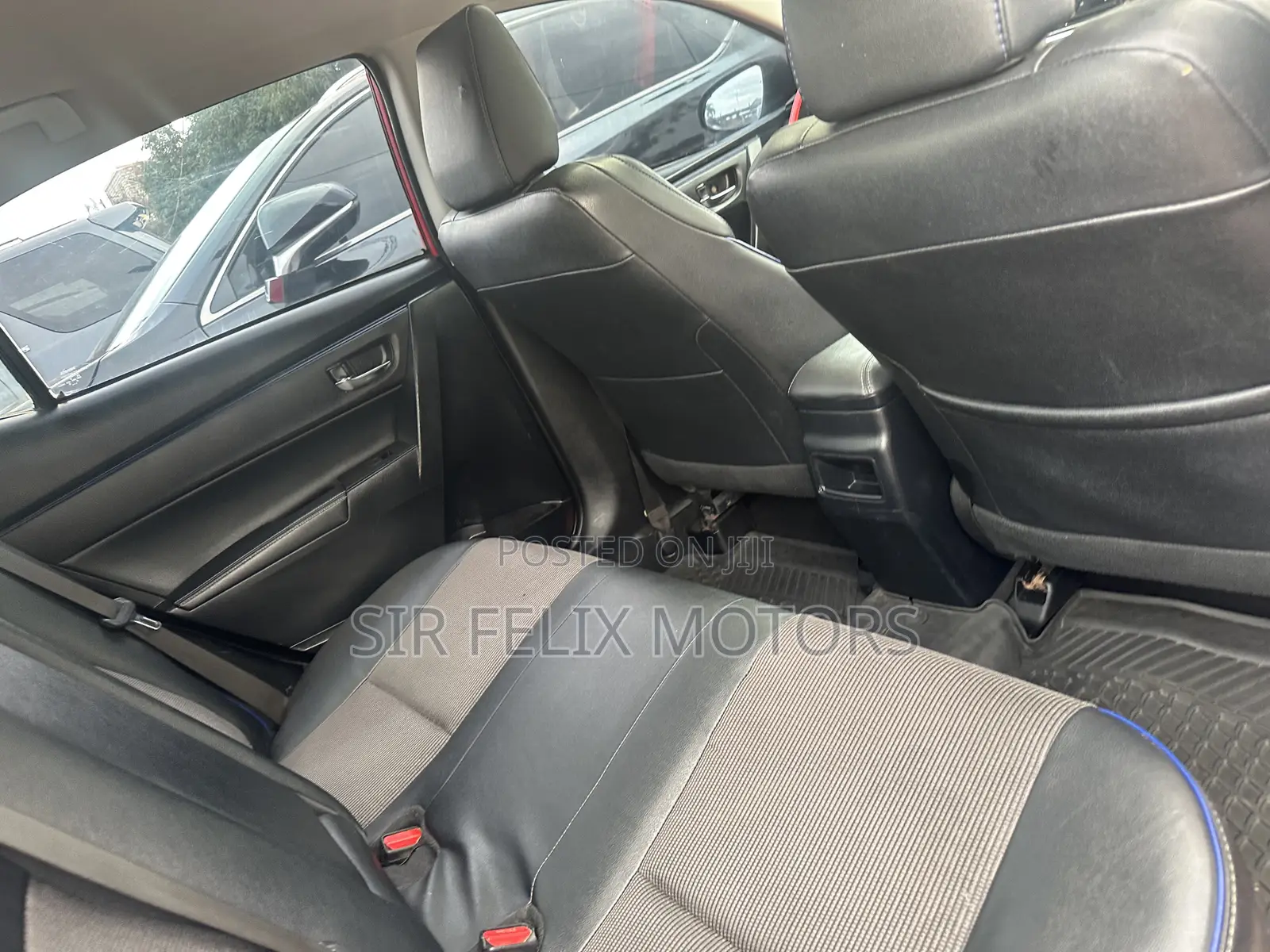 Toyota Corolla SE (1.8L 4cyl 2A) 2018 Red