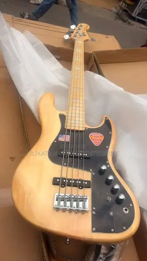 5 Stings Active Fender Bass Guitar