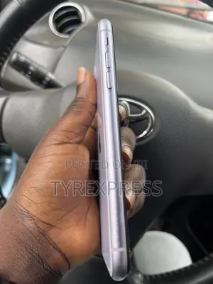 Apple iPhone 11 64 GB Purple