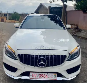 Mercedes-Benz C300 Base AWD 4Matic Sedan (2.0L 4cyl 7A) 2015 White