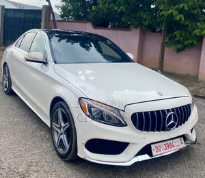 Mercedes-Benz C300 Base AWD 4Matic Sedan (2.0L 4cyl 7A) 2015 White