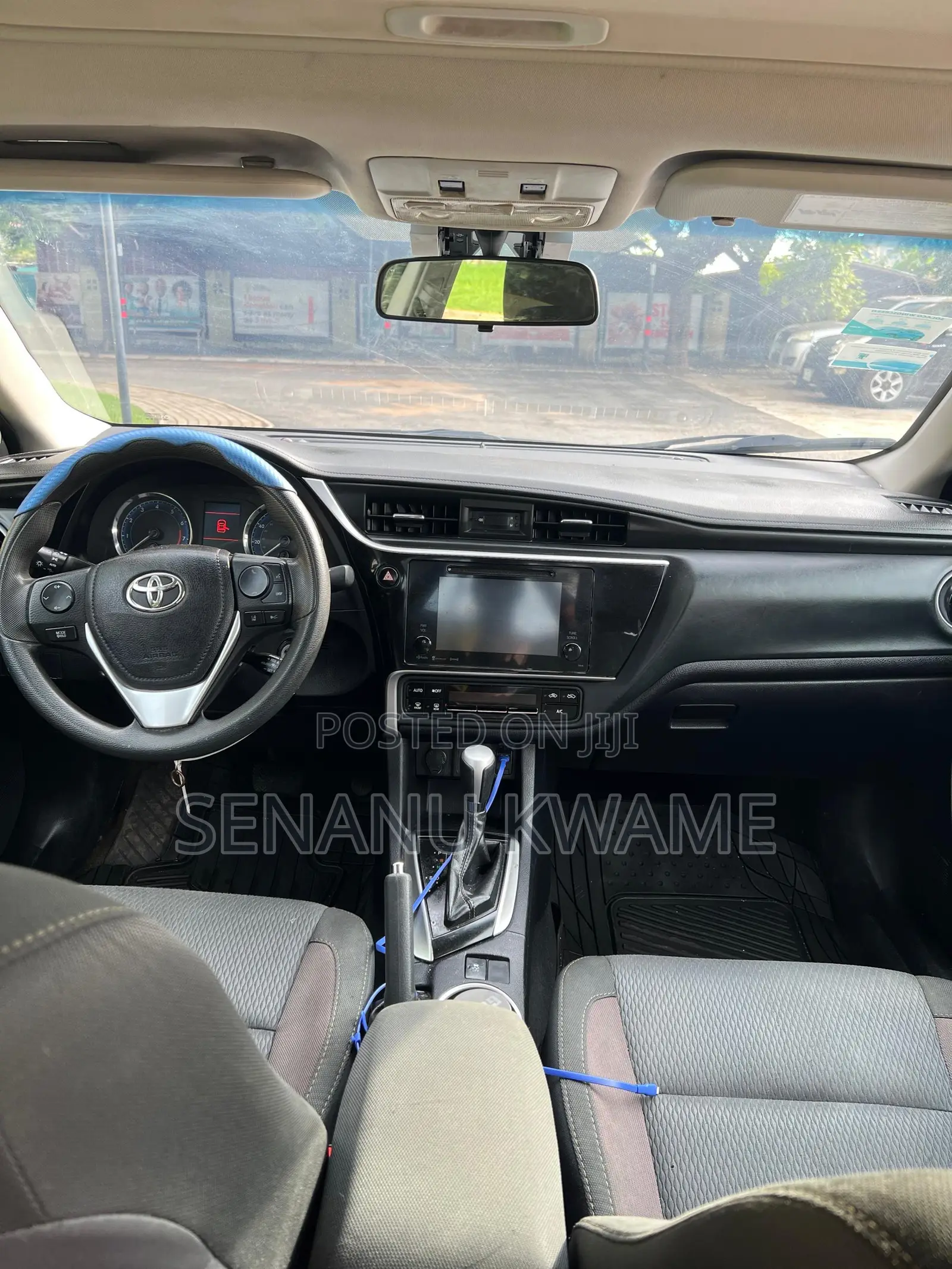 Toyota Corolla LE Eco (1.8L 4cyl 2A) 2019 Gray