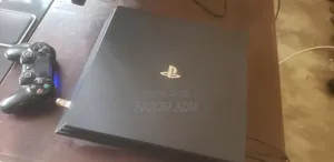 Ps4 Pro ( Very Neat, Jailbroken Plus Games)