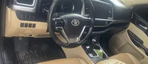Toyota Highlander LE 4x2 (2.7L 4cyl 6A) 2017 Black